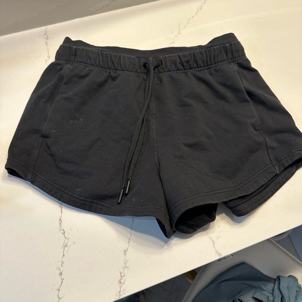Lululemon Inner Glow High-Rise short 3”